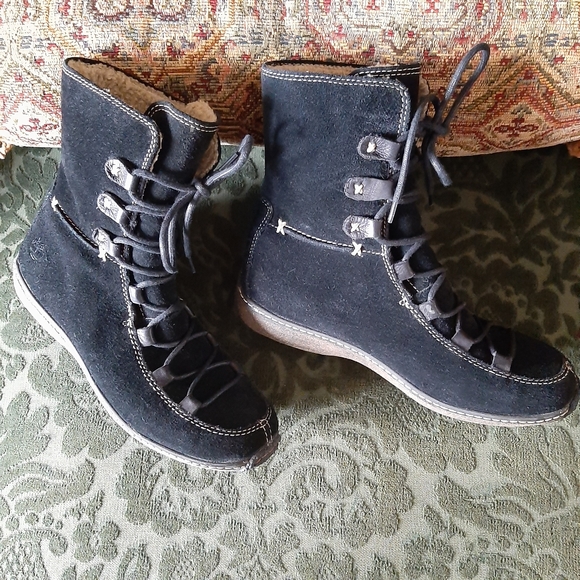 *SOLD* Timberland Suede Sherpa Lined Lace Up Ankle Boots 61355 - Picture 2 of 13